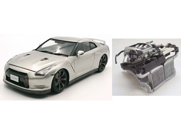 Nissan GT-R (R35) with Engine