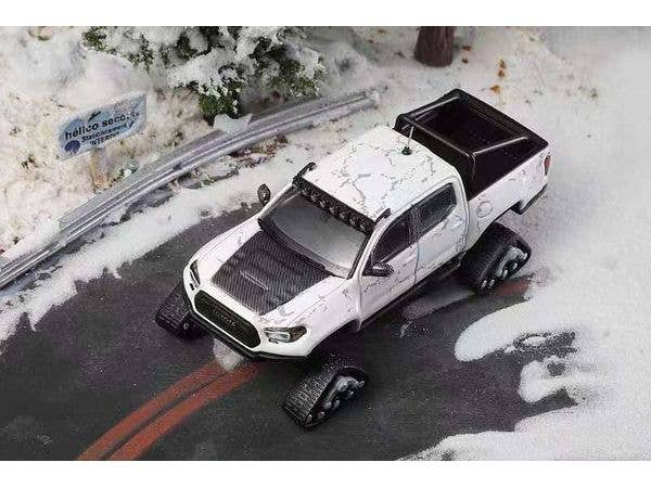 Toyota Tacoma 2022 - Ski Version / With Accessories White / Stone Pattern