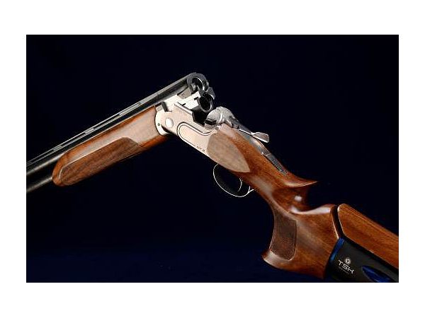 Guns & Shooting Vol.18