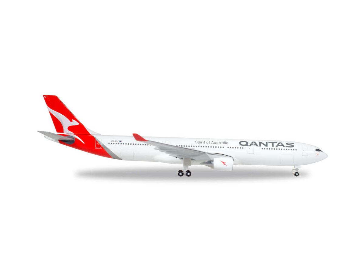 A330-300 Qantas n/c VH-QPJ