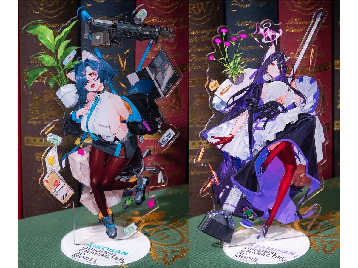 Illustrator Kare Huang Aikosan and Azamisan Acrylic Stand Set
