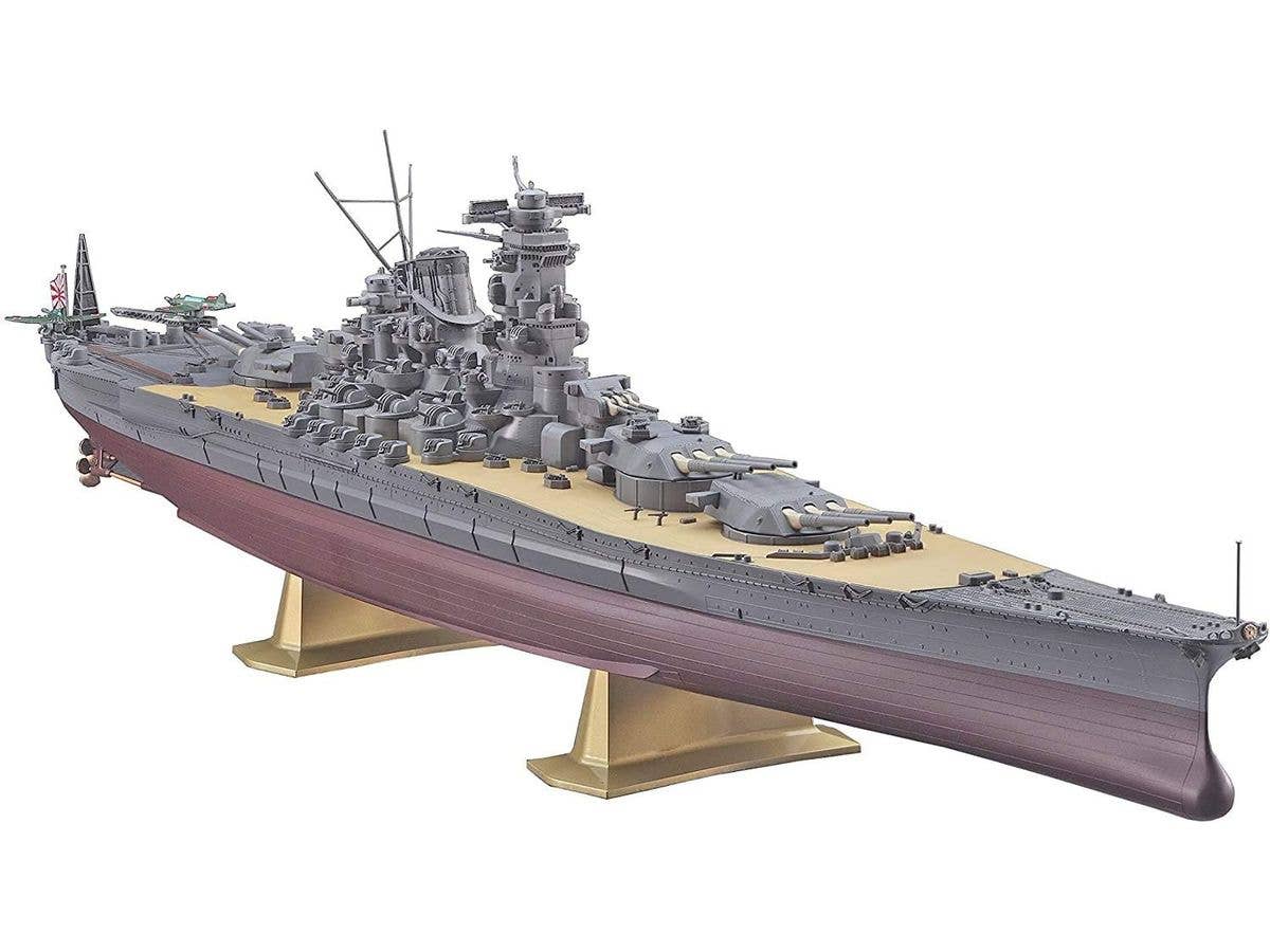 Japanese Battleship Yamato 1945 Operation Ten-Go w/American Aircraft Carrier