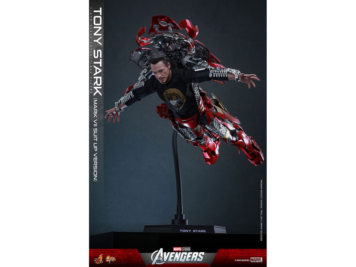 Movie Masterpiece - Fully Poseable Figure: Avengers - Tony Stark (Mark 7 Suit Up Version)