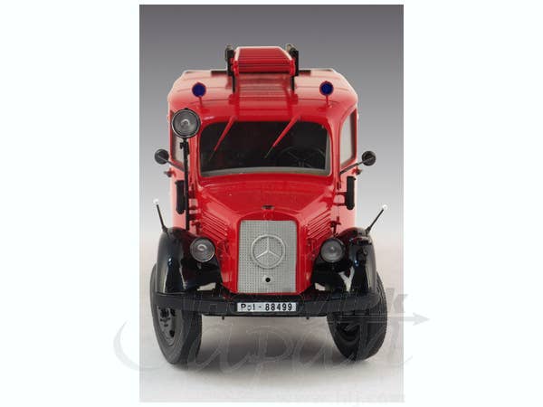 ICM 35527-1/35 MERCEDES l1500s LF8 Pompiers