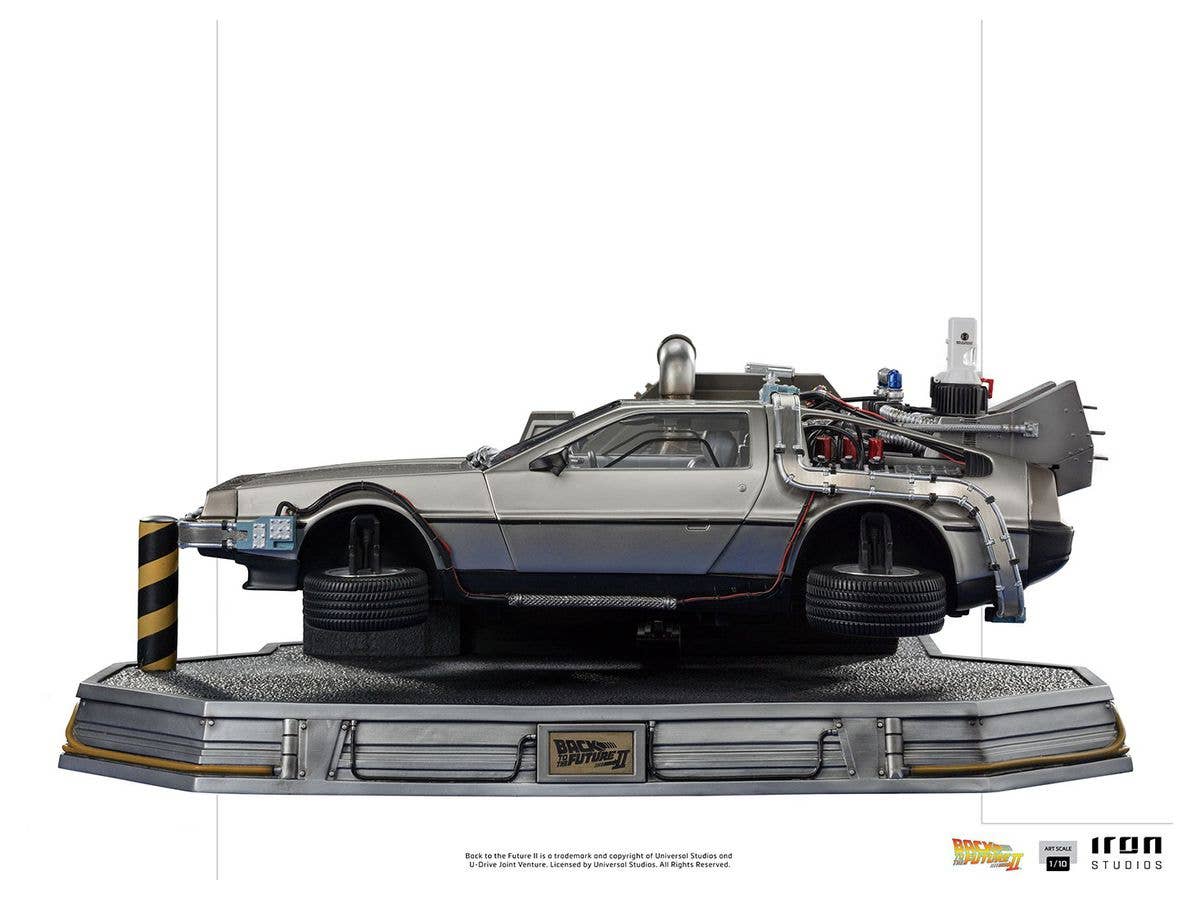 Back To The Future Part II - Iron Studios Scale Statue: Art Scale - DeLorean Time Machine