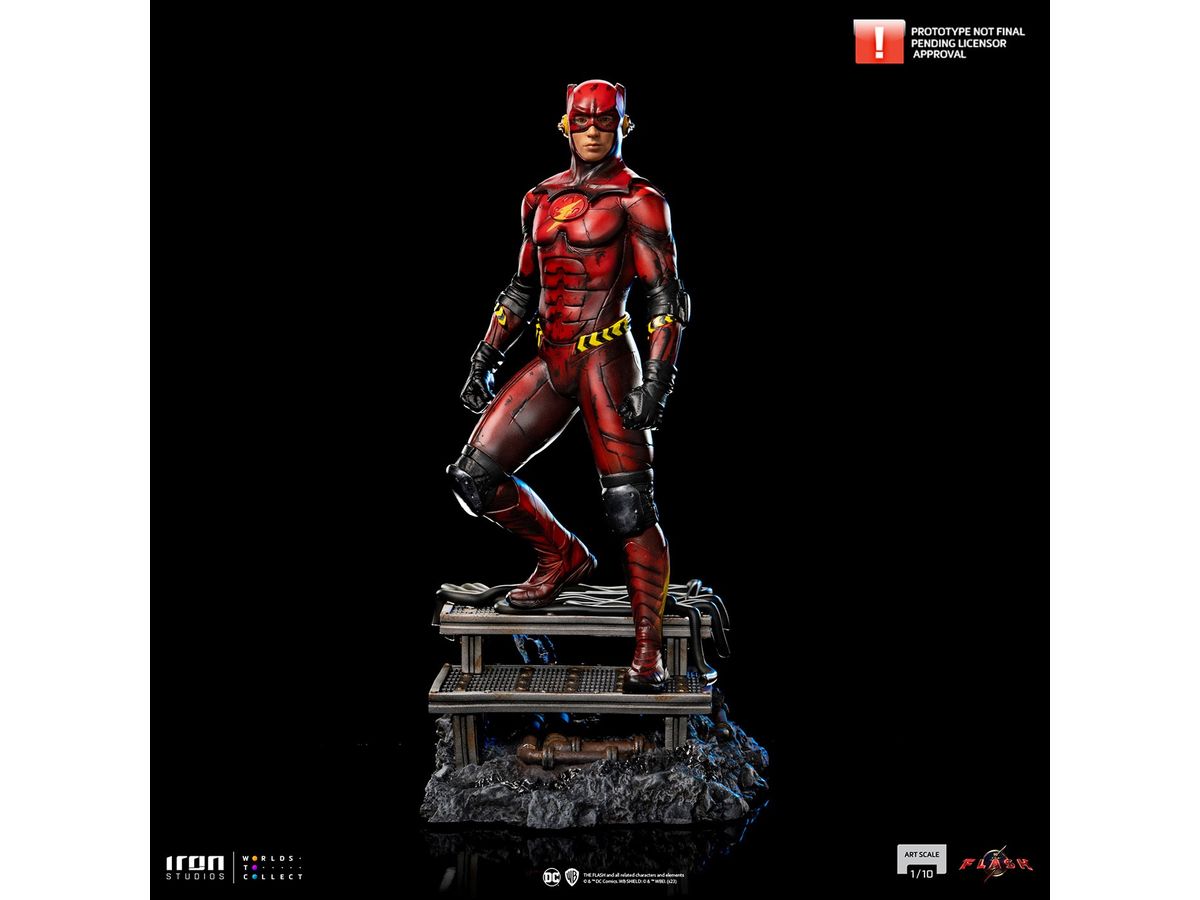 DC - Iron Studios Scale Statue: Art Scale - The Flash (Batman Costume) [Movie / The Flash]