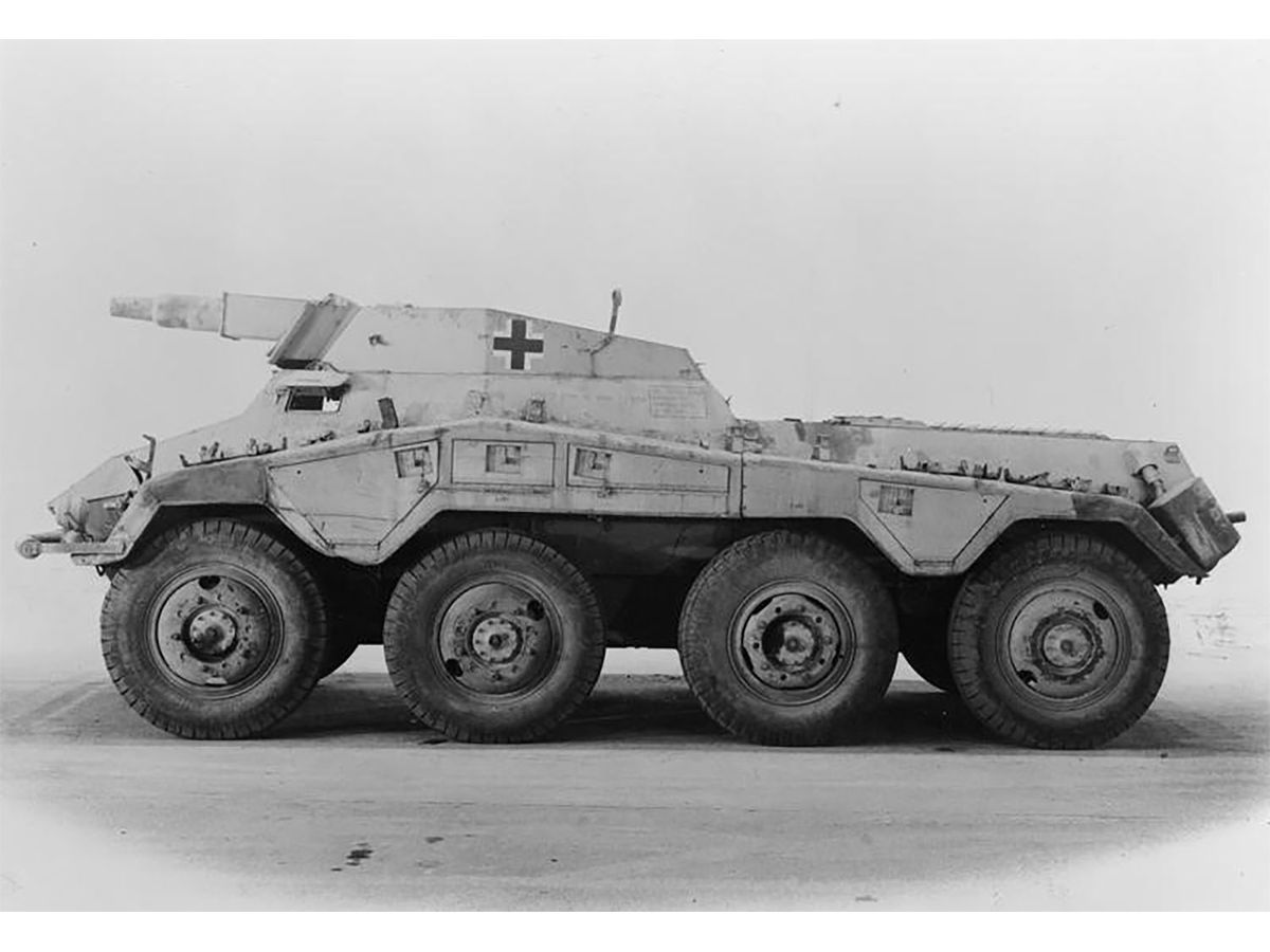WW.II German Army 8-wheel Heavy Armored Vehicle Sd.Kfz.234/3 Short Barrel 7.5cm Gun Mounted type