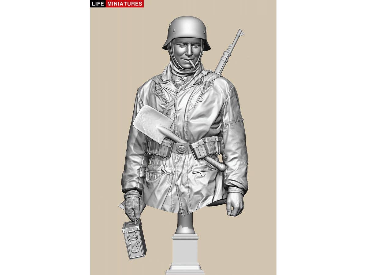 Bust - Ambush at Poteau German Fallschirmjager Ammo Carrier