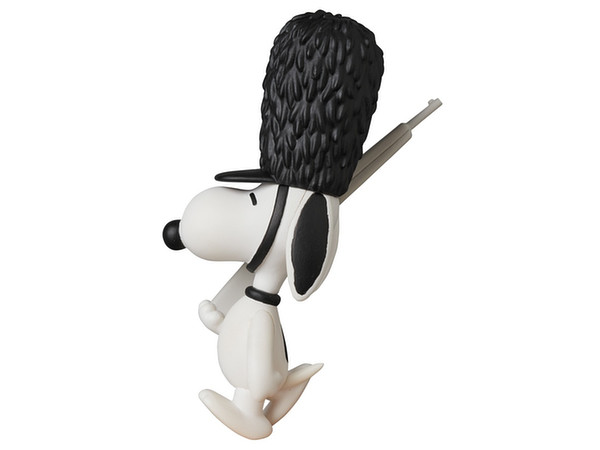 UDF PEANUTS Series 10 Queen's Guard Snoopy
