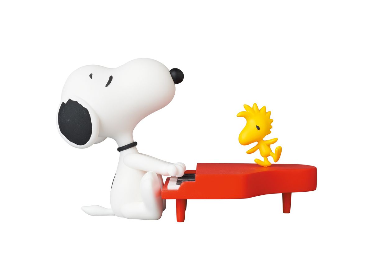 UDF PEANUTS Series 13 Pianist Snoopy