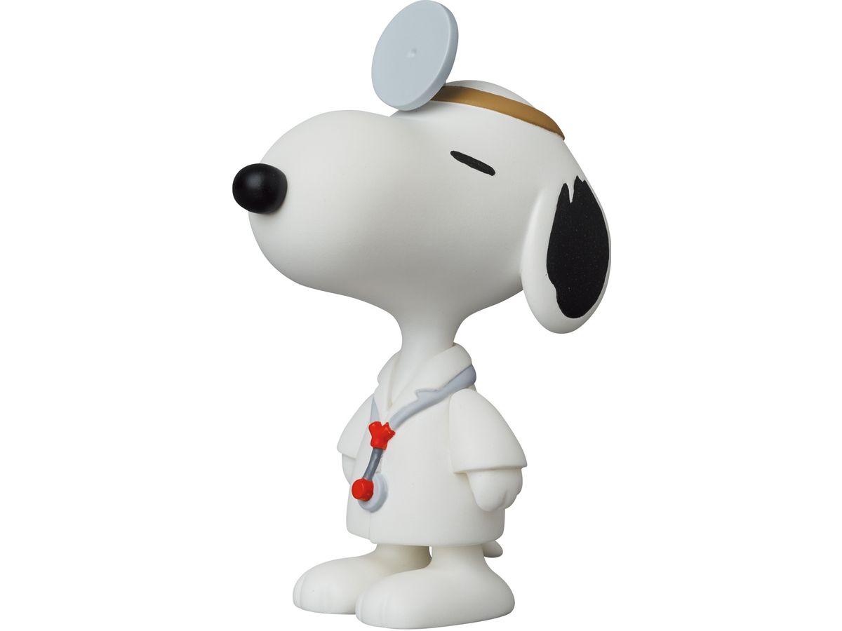 UDF Peanuts Series 15 Doctor Snoopy