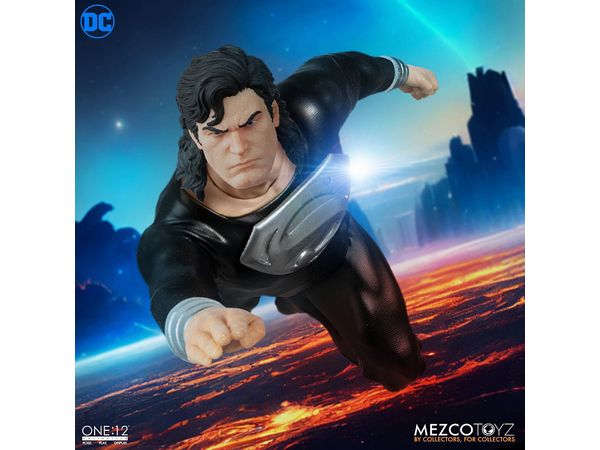 ONE:12 Collective : DC Comics: Superman Action Figure Recovery Suit Edition