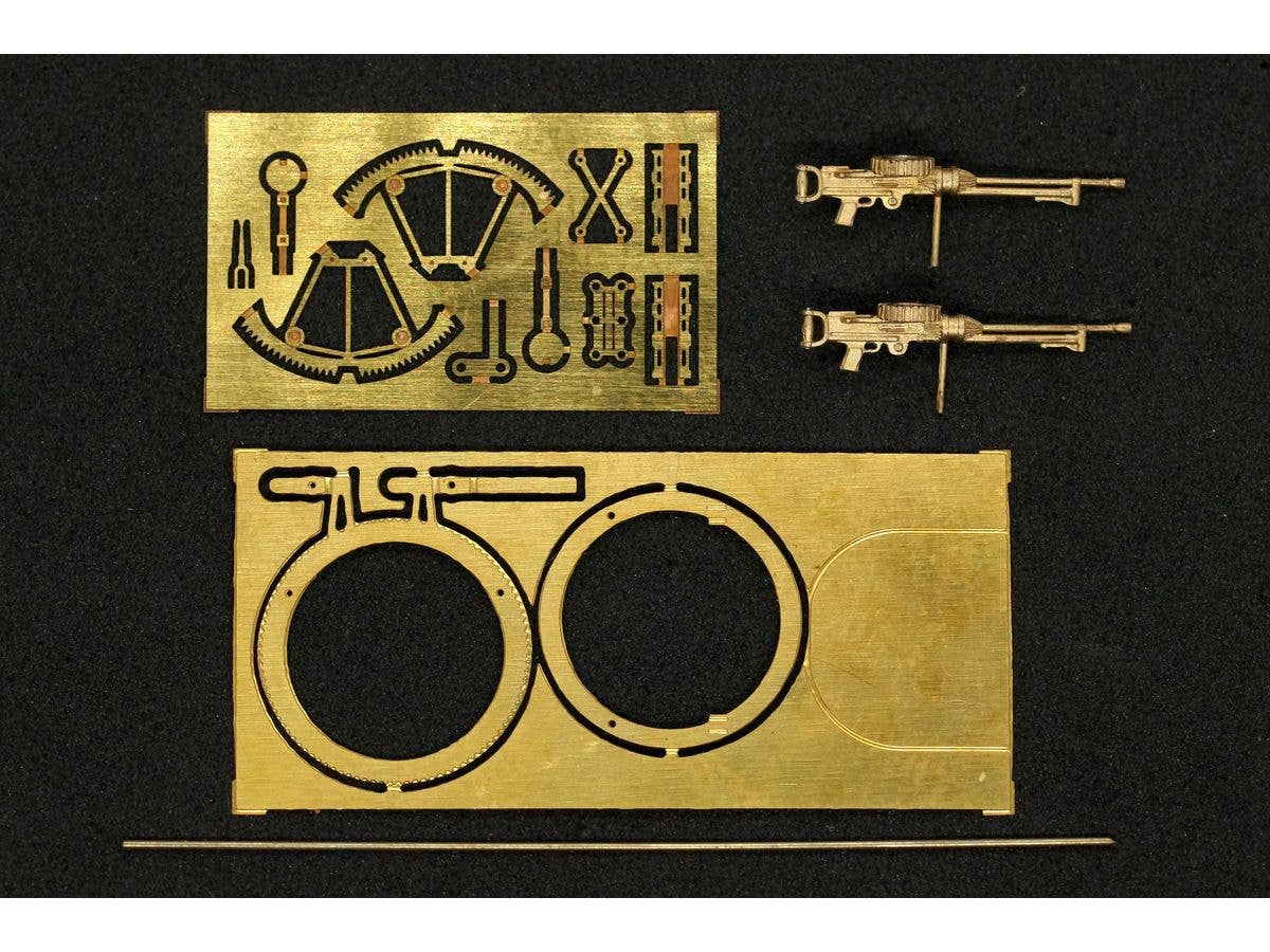 Stripped Lewis Mk I twin MG with a shortened radiator on the Scarff ring