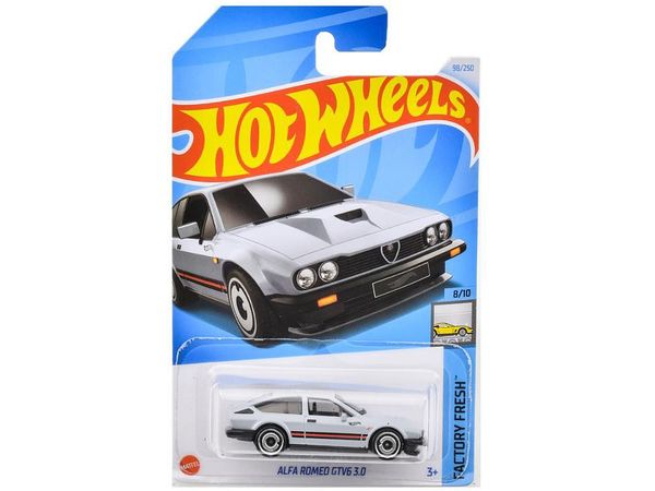 Hot Wheels Basic Car Alfa Romeo GTV6 3.0 (HXP95-9866)