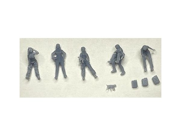 Set of 5 Female Soldiers