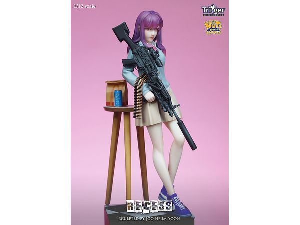 150mm Trigger Miniatures Recess Lady Gunner Taking a Lunch Break