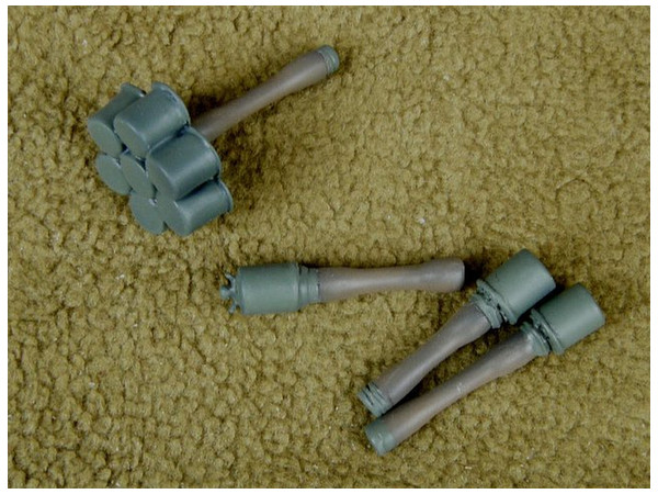 Stielhandgranate (German Grenade w/Grip Set)