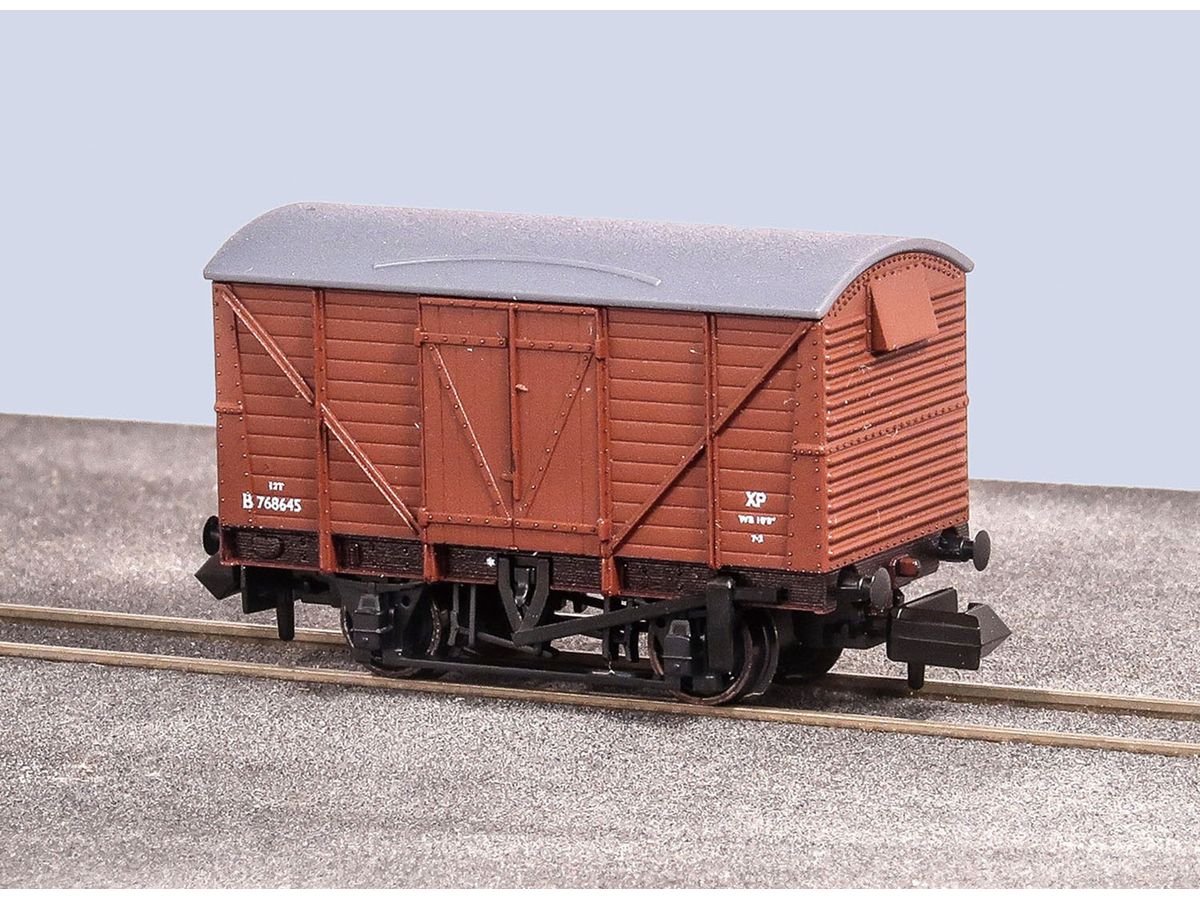 N gauge British National Railways Vanfit 2-axle Freight Car Thick Plate Body Specification Finished Product