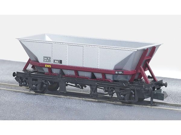 N gauge British 2-axle Freight Car MGR Coal Hopper Car (Silver/Maroon)