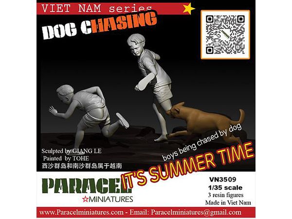 Current Use Vietnam Children Chased by Dogs Set (2 Figures + Dog Included)