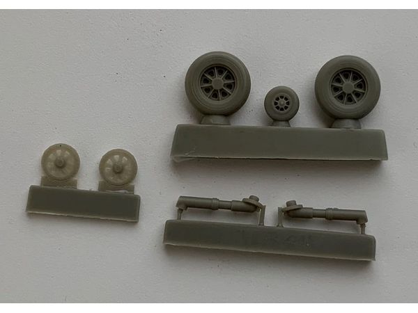 SAAB J/A/S 29 Tunnan Main and nose wheel set incl landing gear