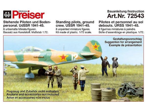 Standing pilots, ground crew. USSR 1941-45.