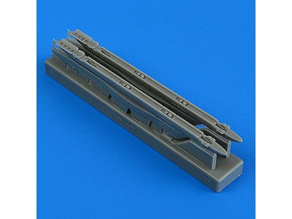 Sepecat Jaguar GR.1/GR.1a upper pylons with adapters