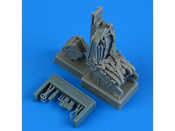Sepecat Jaguar GR.1A ejection seat with safety belts (for AIRFIX)