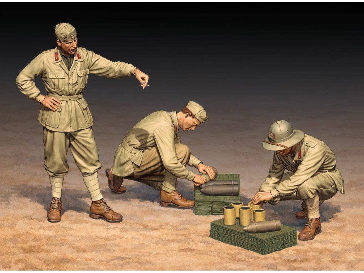 Italian WWII Soldiers in North Africa, Loading 100/17 100mm Artillery Shells (3pcs)