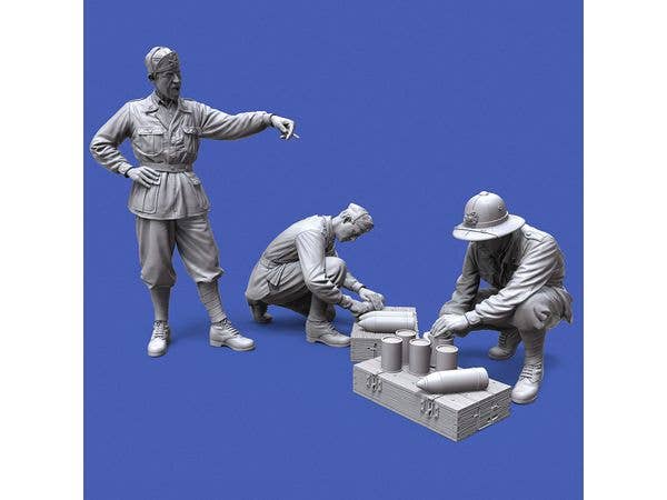Italian WWII Soldiers in North Africa, Loading 100/17 100mm Artillery Shells (3pcs)