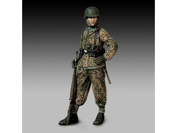 Waffen SS Grenadier with rifle - WWII