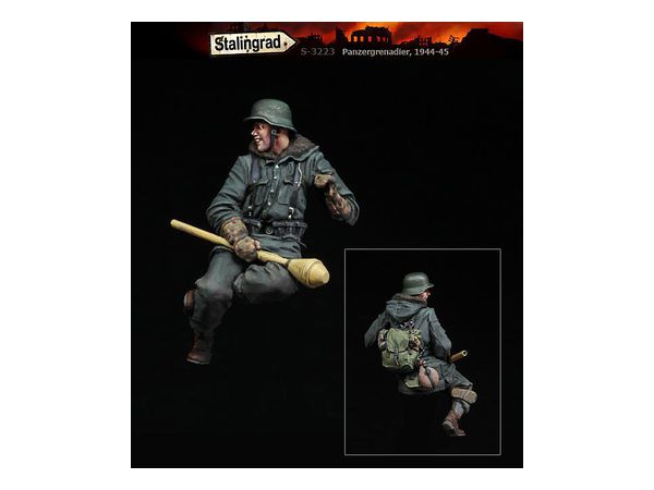 WWII German Grenadier 1943 - 45 (1) A Crew Member with Panzerfaust