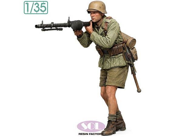 WWII German Sd.kfz.250/3 Gunner with MG34