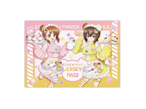 Girls und Panzer Final Chapter: Newly Illustrated Blanket - Miho Nishizumi & Maho Nishizumi in Jersey Maid Ver.