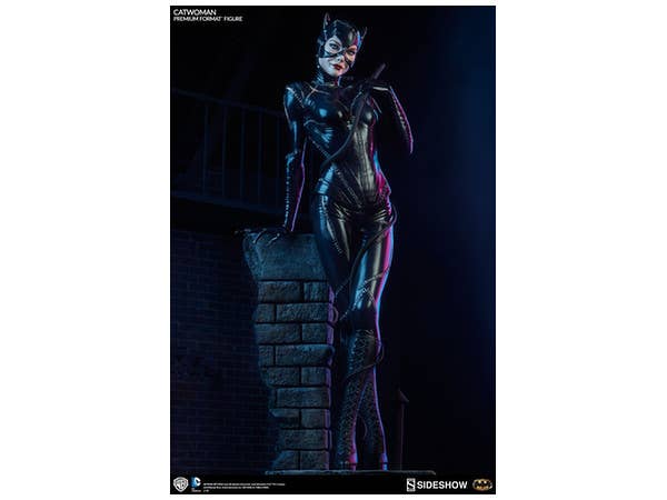 Batman Returns Statue: Premium Format Figure Catwoman
