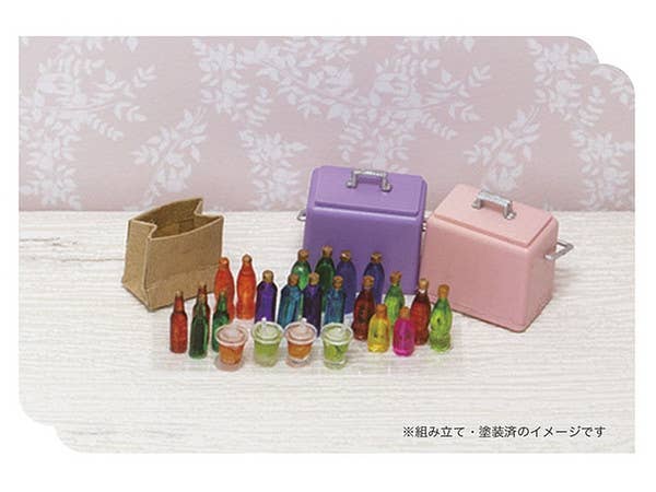 Miniature Spice 1/24 Vintage Cooler Box & Drink Set