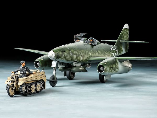 Messerschmitt Me262 A-2a w/Kettenkraftrad (Scale Limited)