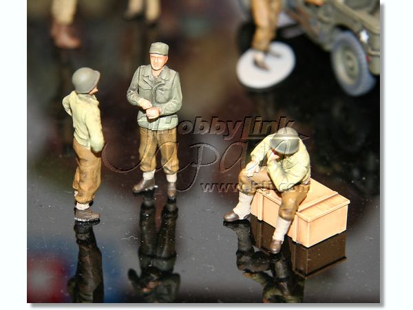 Tamiya 1/48 WWII US Infantry at Rest (9) & Jeep Kit – Military