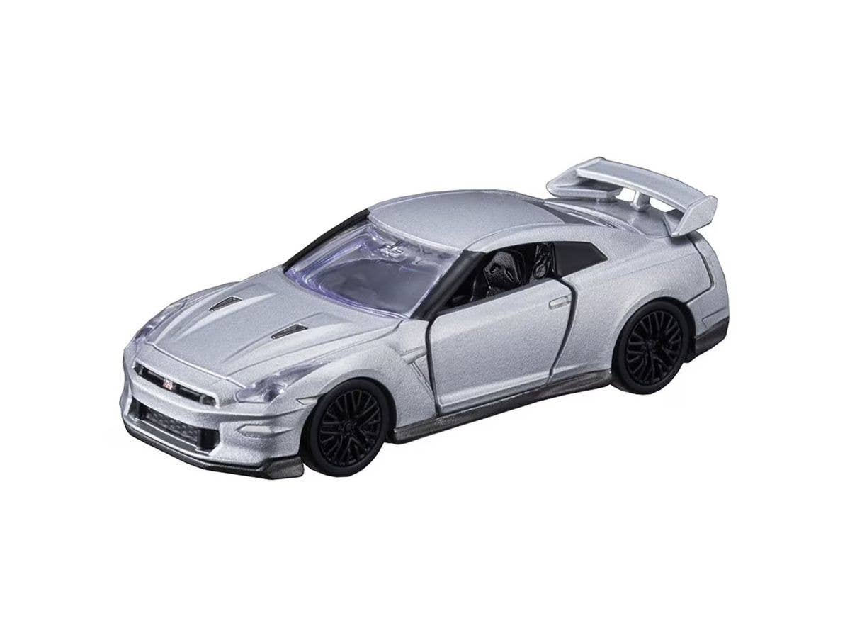 49 Nissan GT-R (2025)