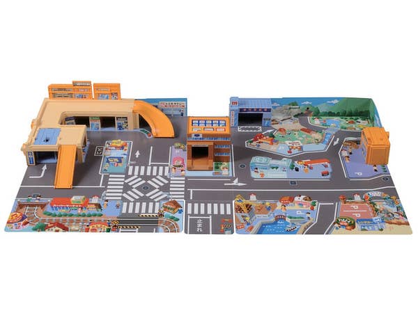 Easy to Clean Up! Lively Sound Town