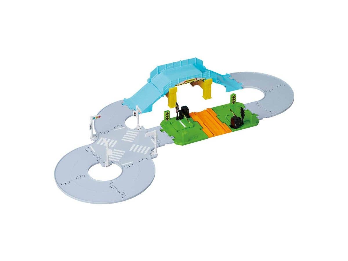 Tomica Town Railroad Crossing / Overpass / Intersection Set