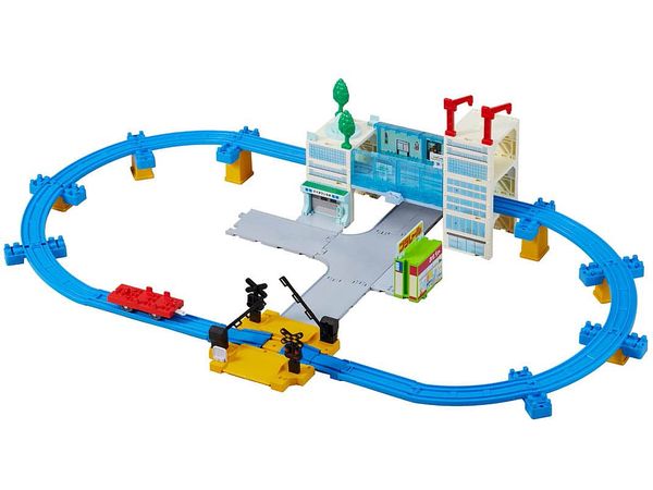 Let's Build a City and Run it! Tomica and Plarail My Town Kit