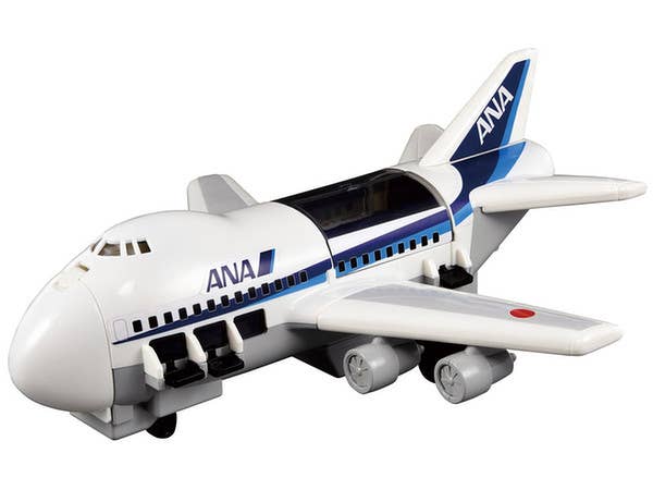 Tomica World Cargo Jet ANA