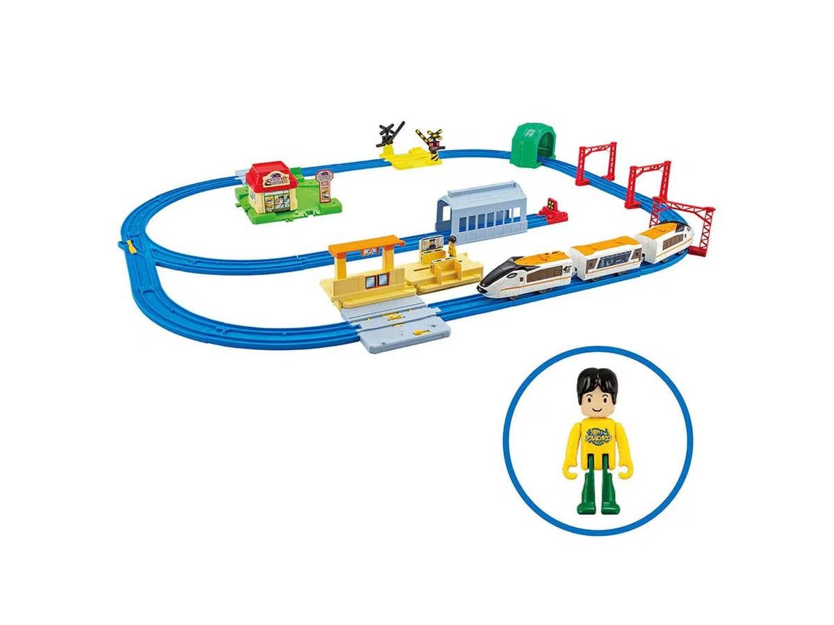 Full of scenes! Play with Tomica! Action Town Set