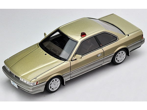 T-IG4301 "Abunai Deka" Minato No.303 Nissan Leopard Altima (Gold)