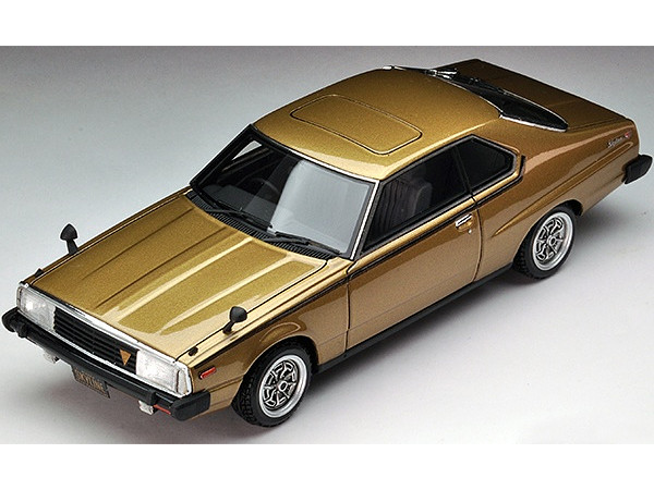 T-IG4307 Nissan Skyline Golden Car