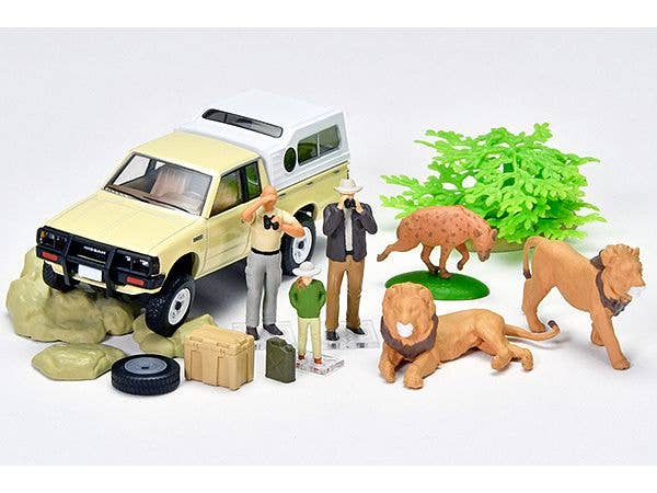 Kaiyodo x Tomica Limited Vintage Diocolle 64 #carsnap 32a Safari 4 (Nissan Truck 4x4 King Cab Included)