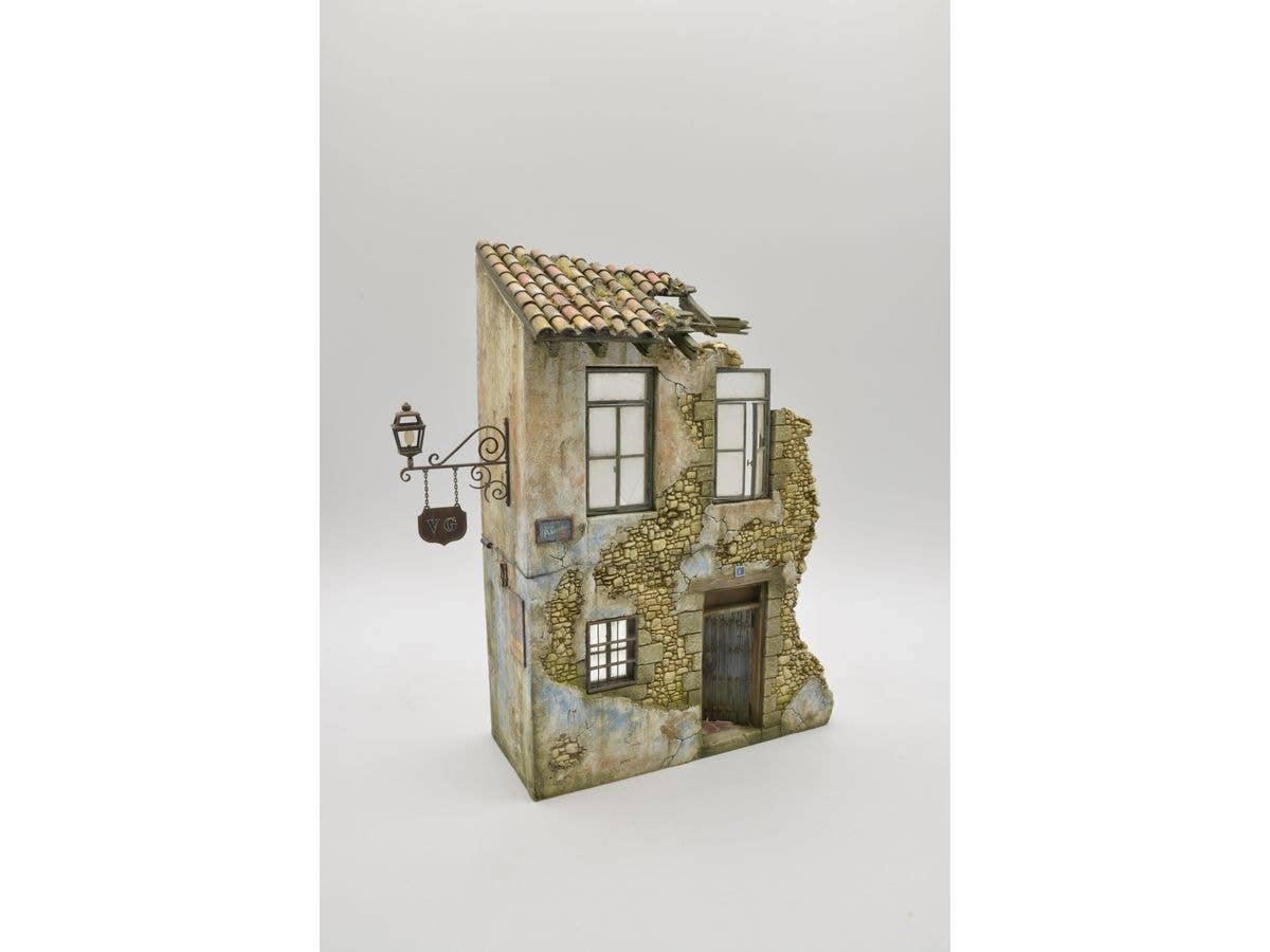 Universal Diorama Base Ruined House