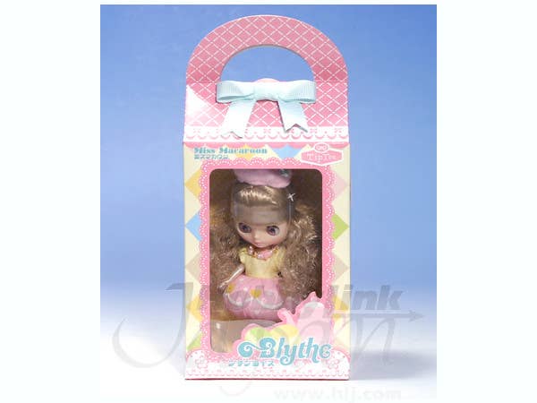 Petite Blythe Miss Macaroon