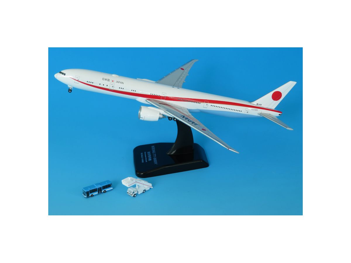 Boeing 777-300ER 80-1112 Die Cast Model (with Wifi Radome & Plastic Stand) with Blue Bus & Passenger Steps Car